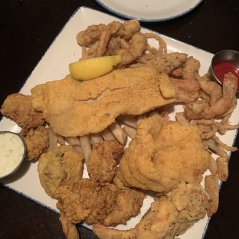 Landry's Seafood House - Fried seafood platter with oysters added on - not very good - Seafood Near Me - San Antonio, Texas
