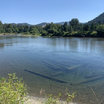 Leavenworth - Wenatchee River in Leavenworth - Local Flavor Near Me - Leavenworth, Washington Leavenworth - Wenatchee River in Leavenworth - Local Flavor Near Me - Leavenworth, Washington