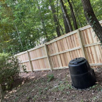 Fence Experts - 6 foot cedar privacy - Fences & Gates Near Me Fence Experts - 6 foot cedar privacy - Fences & Gates Near Me