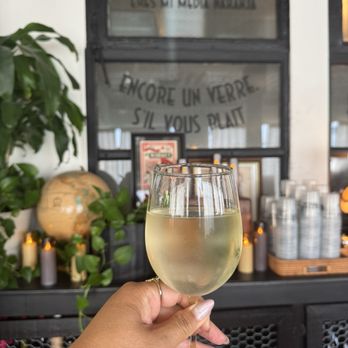 Magie - Wine Bars Near Me - Miami, Florida