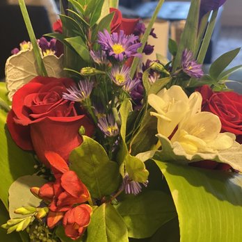 Black Tie Roses - The flowers she chose and arranged were perfect. - Florists Near Me - Corpus Christi, Texas Black Tie Roses - The flowers she chose and arranged were perfect. - Florists Near Me - Corpus Christi, Texas