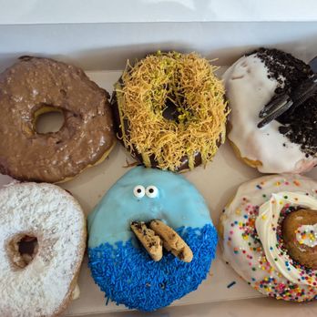 Homies Donuts - Chocolate covered, Dubai chocolate, Oreo, Strawberry Cheesecake, Cookie Monster, Birthday Cake Doughnut - Desserts Near Me - Scarborough, Ontario Homies Donuts - Chocolate covered, Dubai chocolate, Oreo, Strawberry Cheesecake, Cookie Monster, Birthday Cake Doughnut - Desserts Near Me - Scarborough, Ontario