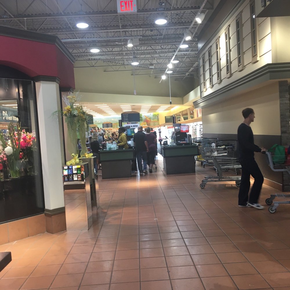 Fortinos - people walking through a shopping mall - Grocery Near Me - Brampton, Ontario
