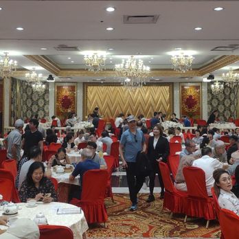 Crown Prince Fine Dining & Banquet - Partial view of the dining room - Dim Sum Near Me - Toronto, Ontario Crown Prince Fine Dining & Banquet - Partial view of the dining room - Dim Sum Near Me - Toronto, Ontario
