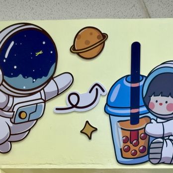 Frostcity - Cute decor: I like the boba astronauts - Desserts Near Me - Honolulu, Hawaii