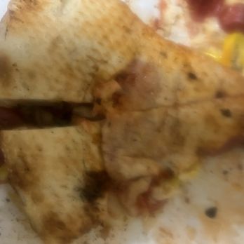 Primos Pizza - Soggy raw dough - Pizza Near Me - Allen Park, Michigan