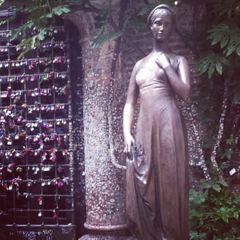 Casa di Giulietta - Giulietta herself. - Museums Near Me - Verona, VR