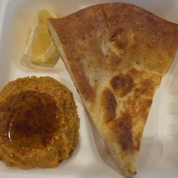 Hummus with naan Hummus with naan