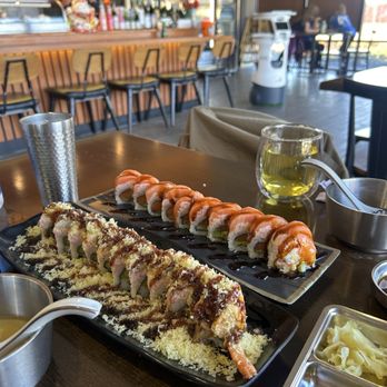 Sushi Luma - Crunchy roll and King Salmon Roll - Sushi Bars Near Me - Petaluma, California