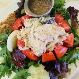 Blooming Tomato w/Chicken Salad Blooming Tomato w/Chicken Salad