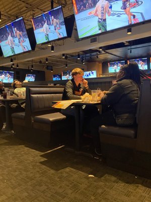 Buffalo Wild Wings by null