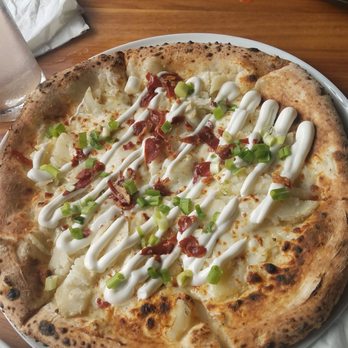 Oakfire - Patate - Pizza Near Me - Lake Geneva, Wisconsin
