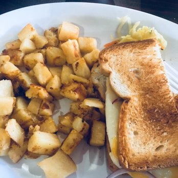 Dona Tere Restaurant - Salvadoran Near Me - Fredericksburg, Virginia