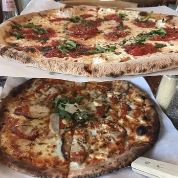 Pizzeria Manninos - Pizza Near Me - Pitman, New Jersey