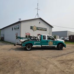 A&A Towing - Front of building