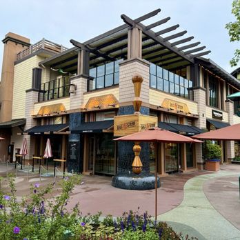 Salt & Straw - Outside - Ice Cream & Frozen Yogurt Near Me - Anaheim, California