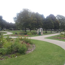 South Park Gardens - An oasis of greenery in Wimbledon town