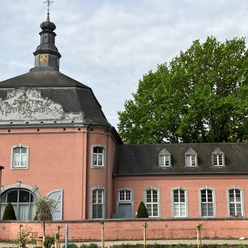 Schloss Wickrath - Schloss Wickrath - Castles Near Me - Mönchengladbach, NW Schloss Wickrath - Schloss Wickrath - Castles Near Me - Mönchengladbach, NW