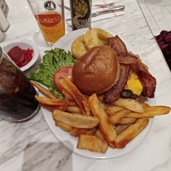 Junior's - Bacon cheeseburger - Breakfast & Brunch Near Me - Las Vegas, Nevada Junior's - Bacon cheeseburger - Breakfast & Brunch Near Me - Las Vegas, Nevada