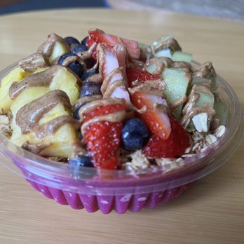 Fruces Juice Bar - Dragon fruit bowl!! Delicious - Juice Bars & Smoothies Near Me - New York, New York