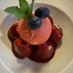 La Charrette Bleue - Fresh candied Strawberries and sorbet