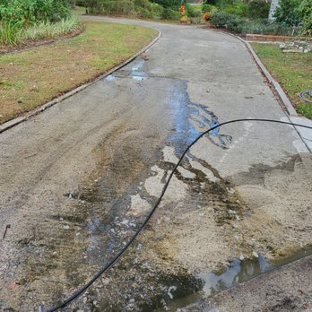 Kye’s Properties & Maintenance - Before pressure washing - Handyman Near Me