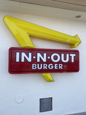 In-N-Out Burger by null
