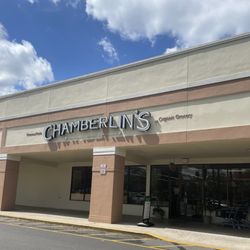Chamberlin's Natural Foods - Front of Chamberlin's store.