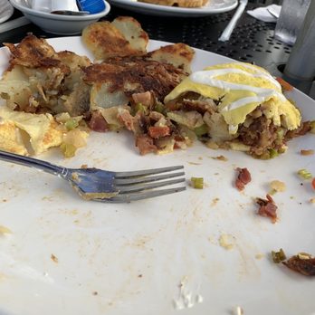 Broken Yolk Cafe - The Rancher Omelet - Breakfast & Brunch Near Me - Costa Mesa, California