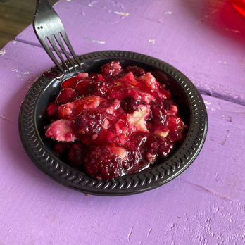 Doc's 321 Cafe - Blackberry cobbler - Barbeque Near Me - Cosby, Tennessee