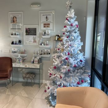 Fresh Start Aesthetics Med Spa - Waiting lounge all decked out for the holidays - Skin Care Near Me - Scottsdale, Arizona Fresh Start Aesthetics Med Spa - Waiting lounge all decked out for the holidays - Skin Care Near Me - Scottsdale, Arizona