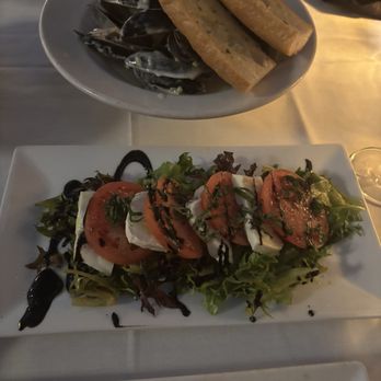 Petite Violette - Mussels & Caprese Salad - French Near Me - Atlanta, Georgia Petite Violette - Mussels & Caprese Salad - French Near Me - Atlanta, Georgia