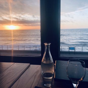 Moonraker Restaurant - New American Near Me - Pacifica, California