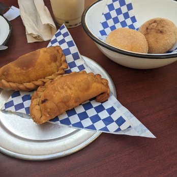 Casa Chaskis - Beef empanadas and complimentary bread - Peruvian Near Me - Long Beach, California Casa Chaskis - Beef empanadas and complimentary bread - Peruvian Near Me - Long Beach, California