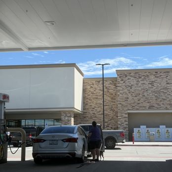 Buc-ee’s - Gas Stations Near Me - Goodyear, Arizona