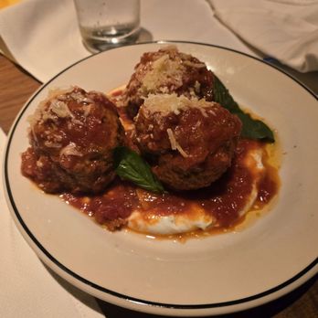 Laurel Grill - Meatballs - American Near Me - Culver City, California Laurel Grill - Meatballs - American Near Me - Culver City, California