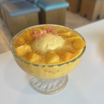 Mango Mango Dessert - Mango Special Mango Juice Sago and Pomelo - Desserts Near Me - Chicago, Illinois Mango Mango Dessert - Mango Special Mango Juice Sago and Pomelo - Desserts Near Me - Chicago, Illinois