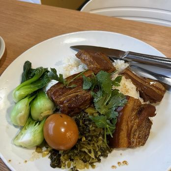 Looking For Chai - Braised pork over rice - 3/5. Pork was a bit too oily. - Taiwanese Near Me - Bellevue, Washington Looking For Chai - Braised pork over rice - 3/5. Pork was a bit too oily. - Taiwanese Near Me - Bellevue, Washington