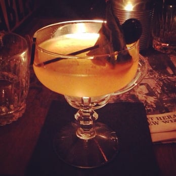 Cahoots Bar - Bars Near Me - Soho, XGL