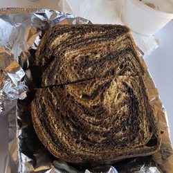 J&J's Smokin' BBQ - Lewy Ruby