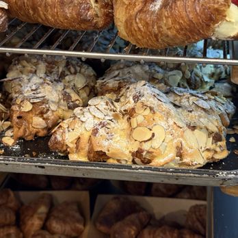 Paris Baguette - Almond Croissant - Coffee & Tea Near Me - Milpitas, California Paris Baguette - Almond Croissant - Coffee & Tea Near Me - Milpitas, California