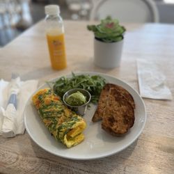 Pura Vida Miami - Veggie omelette and immune booster drink