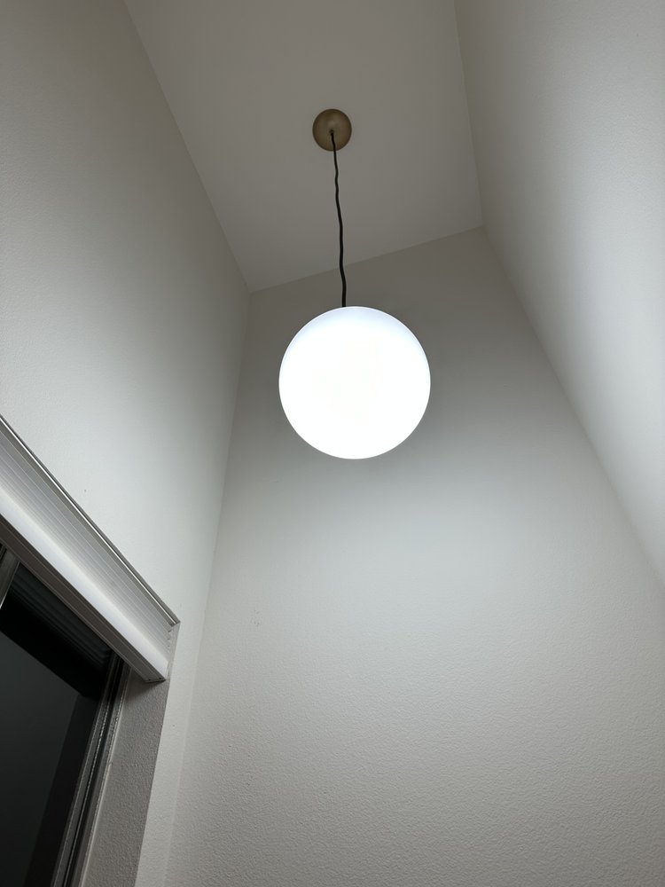 Slide of Freddys Electrical