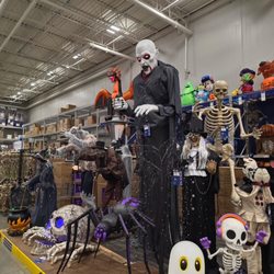 Lowe's Home Improvement - Awesome Holiday Decor!!!!!!