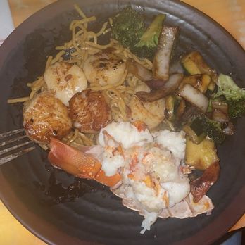 Flame - Lobster, Scallops, Lo Mein & Mixed Vegetables - Asian Fusion Near Me - Bronx, New York