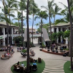 The Shops At Wailea - The beautiful courtyard and stage.