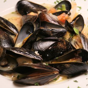 Dover Straits - Prince Edward Island Steamed Mussels - Seafood Near Me - Mundelein, Illinois
