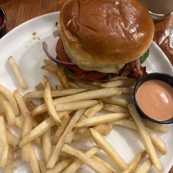 Mad Moose Cafe - California Burger - Cafes Near Me - Eden, Utah