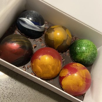 Beta5 Chocolates - Stunning pieces of artwork.  Fisherman's Friend, Maple Pecan, Green Curry , Pu-erh Tea, Mandarin and Tang Yuan. - Chocolatiers & Shops Near Me - Vancouver, British Columbia