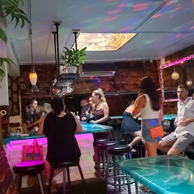 R&R Bar by null